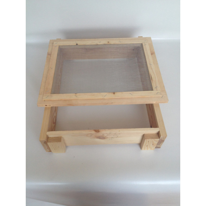 1/2 Nb  kaptár, higiénikus alj