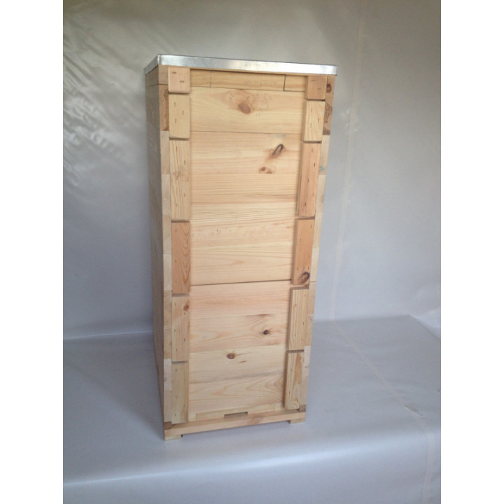 1/2 Nb kaptár, műlépes keretekkel