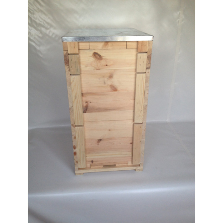 Hunor  műlépes keretekkel