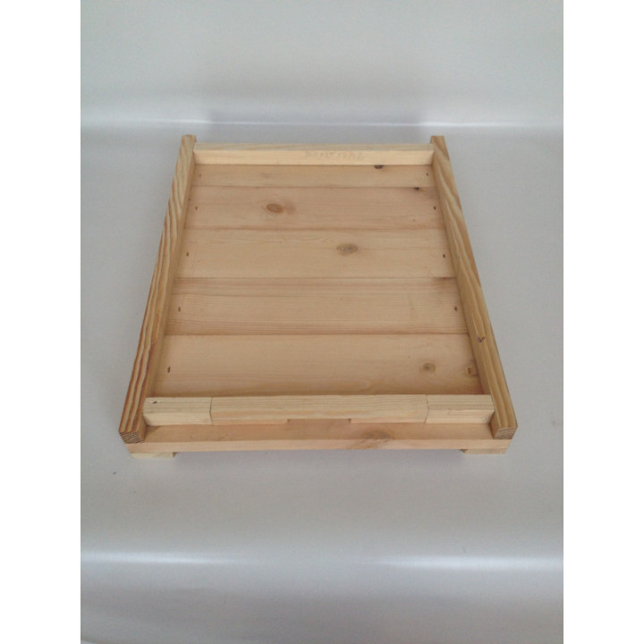 Hunor  műlépes keretekkel