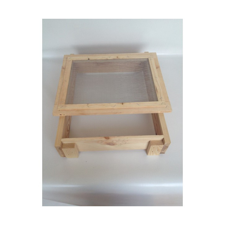 (BOROVI) 1/2 Nb  kaptár, műlépes keretekkel