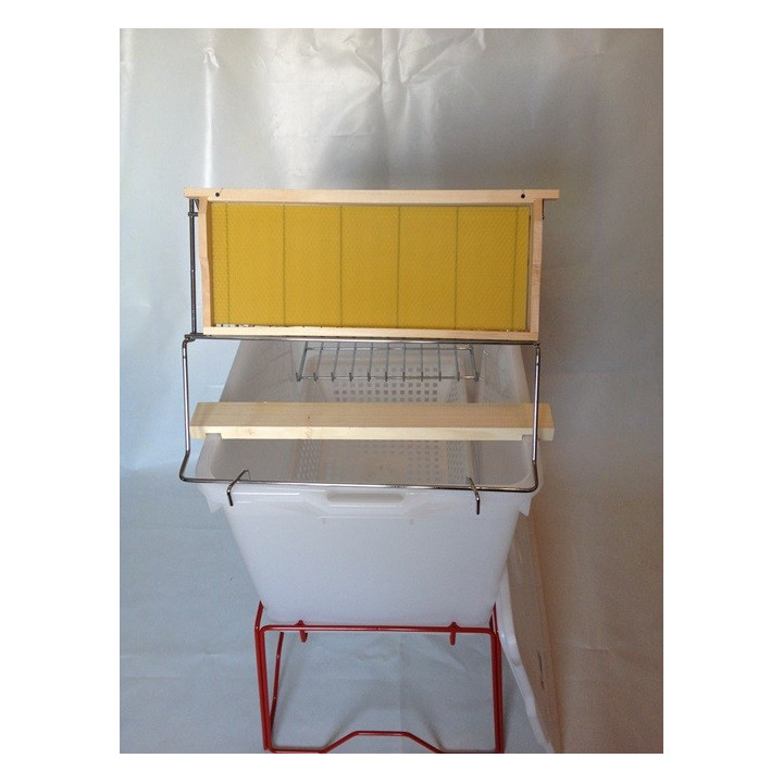 Fedelező tartály műanyag fedéllel